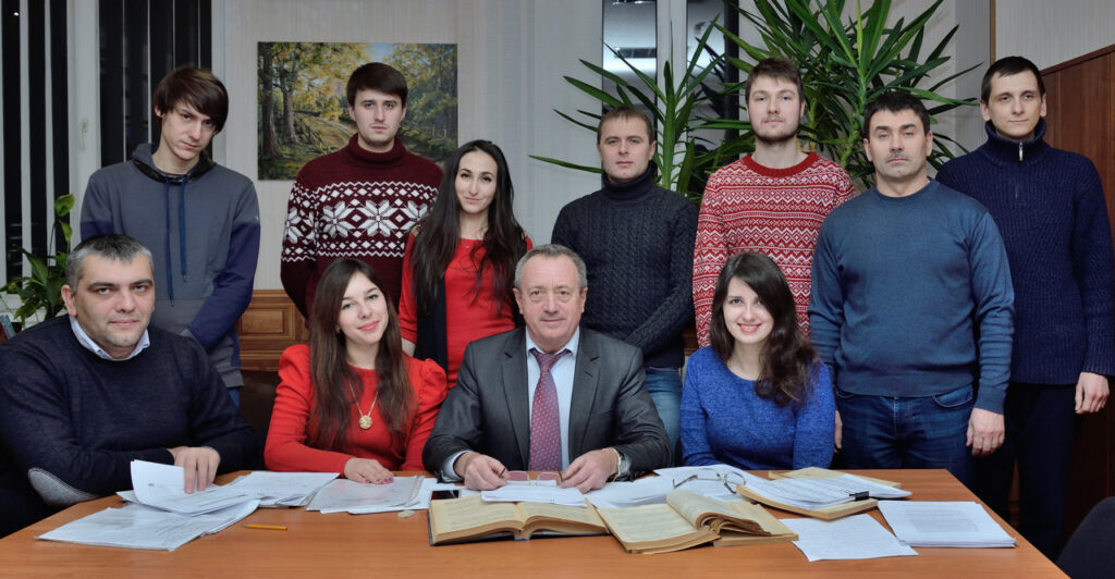 Володимир Сергійович Броварець з співробітниками відділу