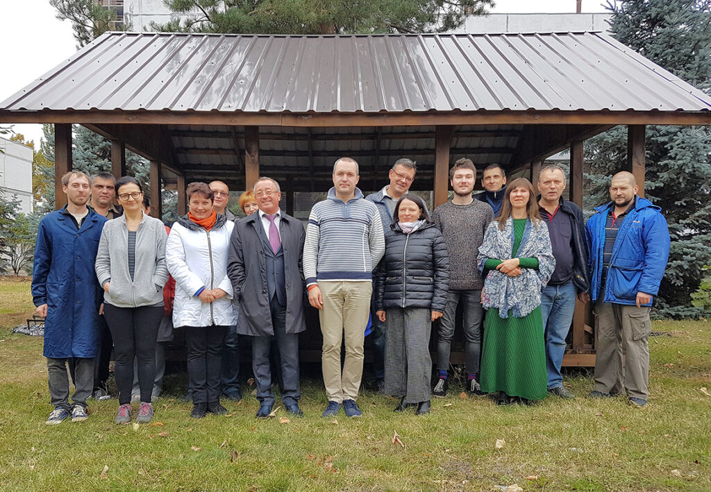 Співробітники відділу №2 в дворі Інституту на святкуванні свята Захисників Вітчизни 10.10.2019р.